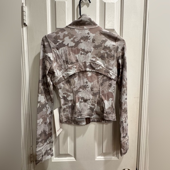 lululemon athletica Taupe Camo Zip Jacket - Picture 5 of 9